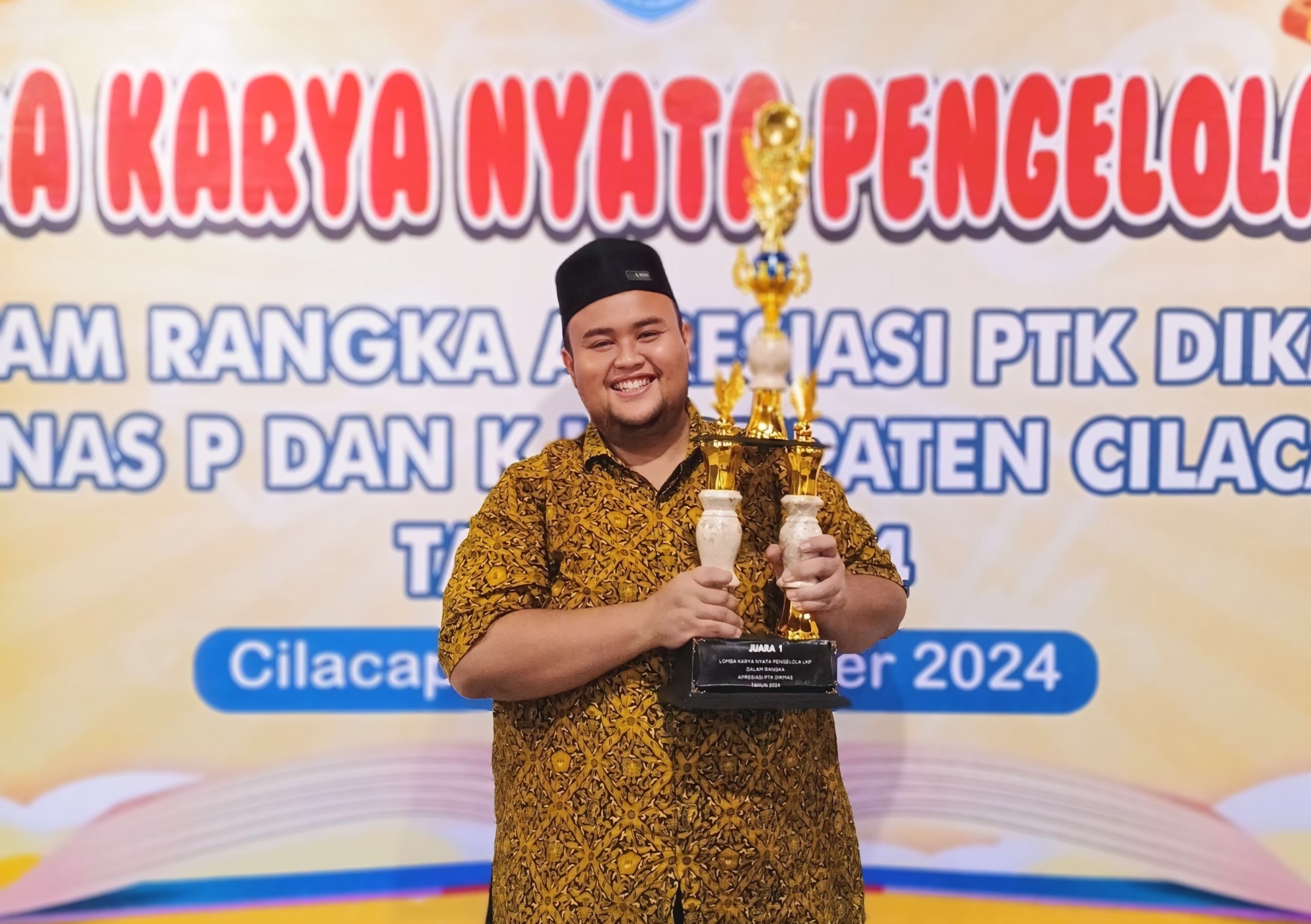 The Best Achievement Award : 1st Winner of Outstanding Management LKP