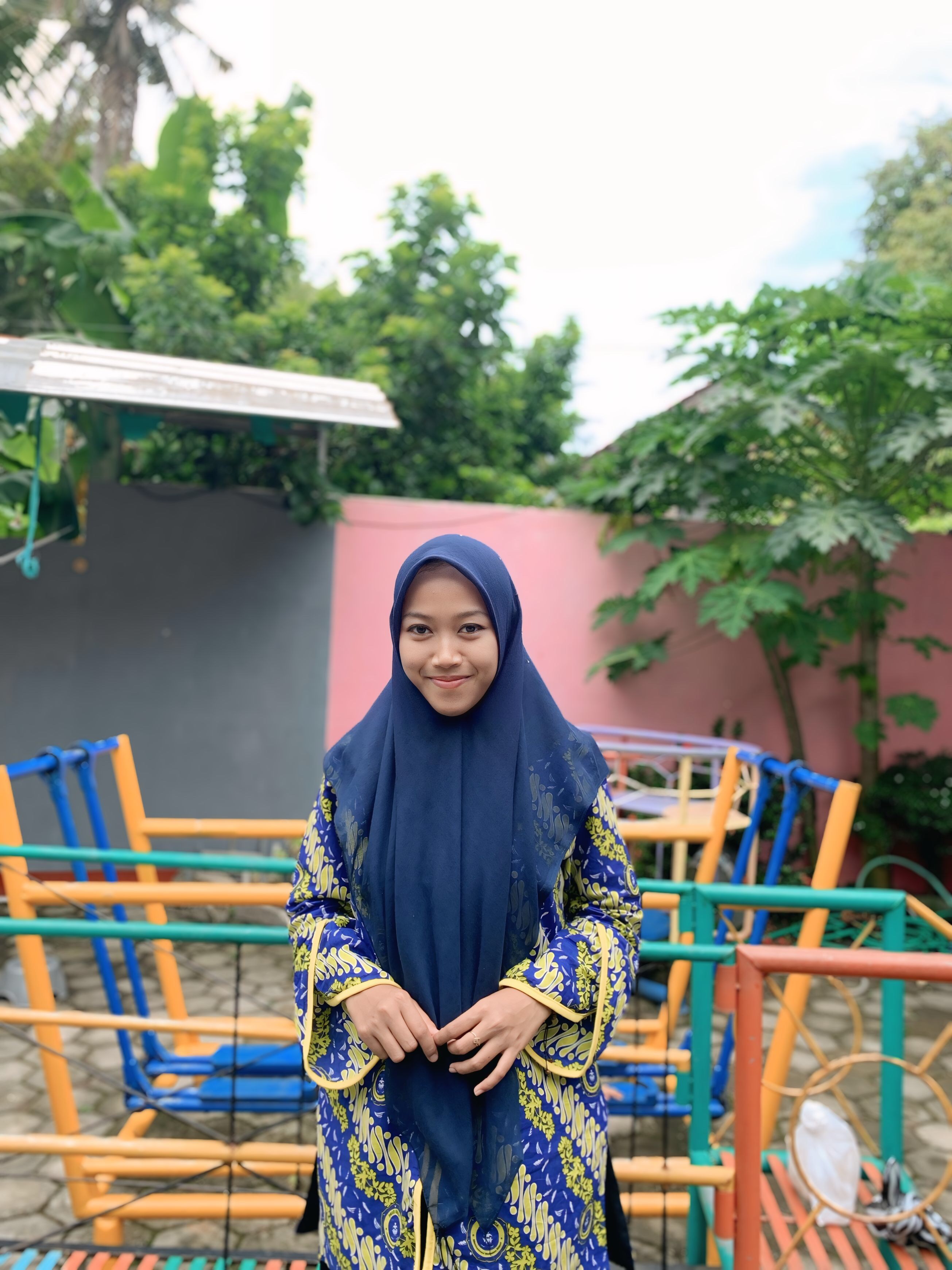 Husni Laelatun N. ,S.M.